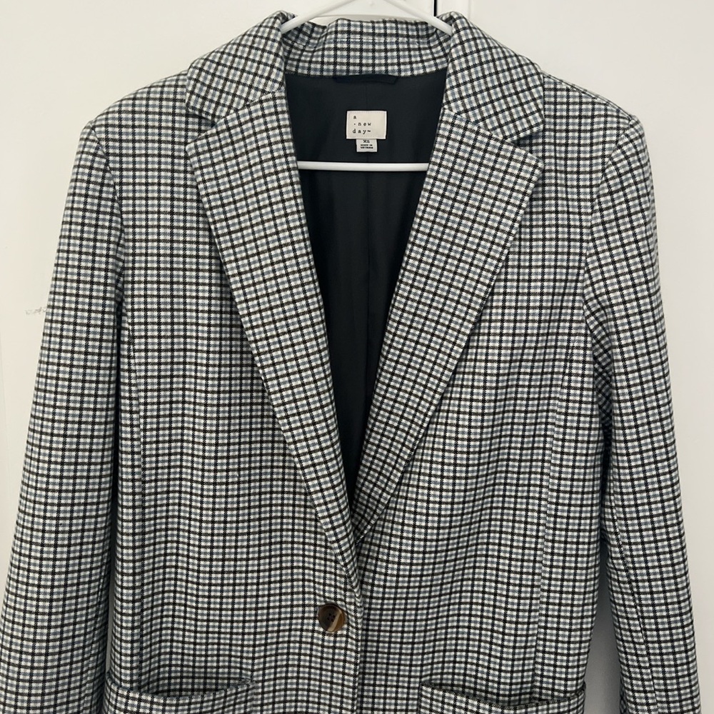 Women’s Plaid Blazer